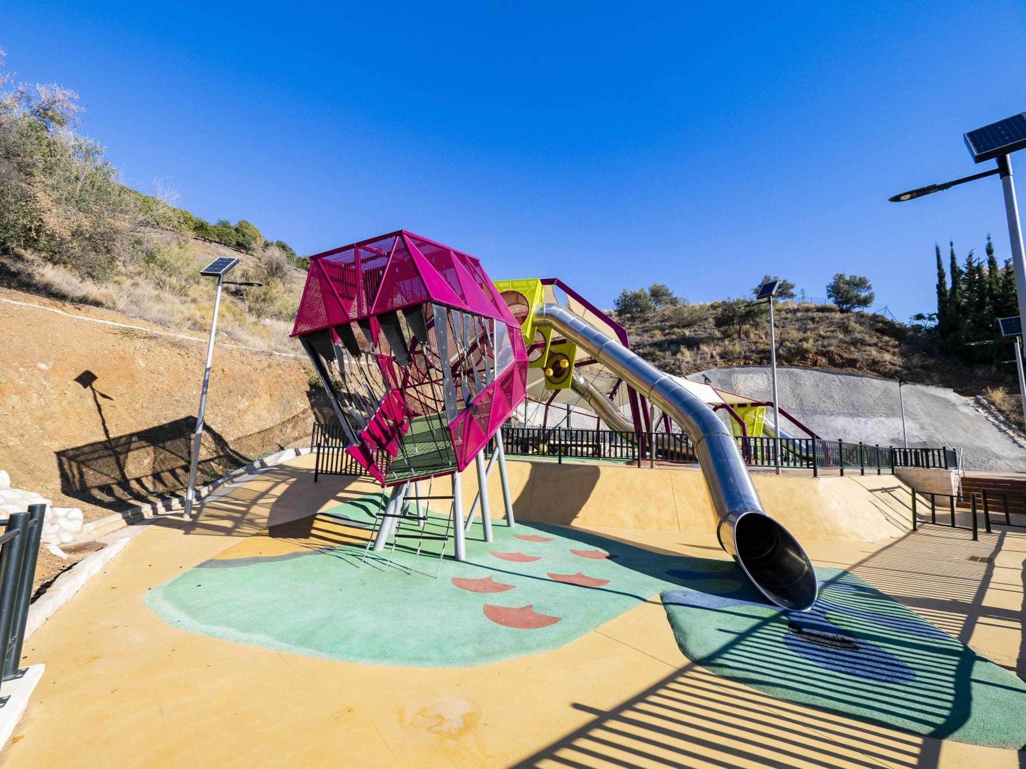 Atico Con Vistas Al Mar Piscina Y Parking Lägenhet Málaga Exteriör bild