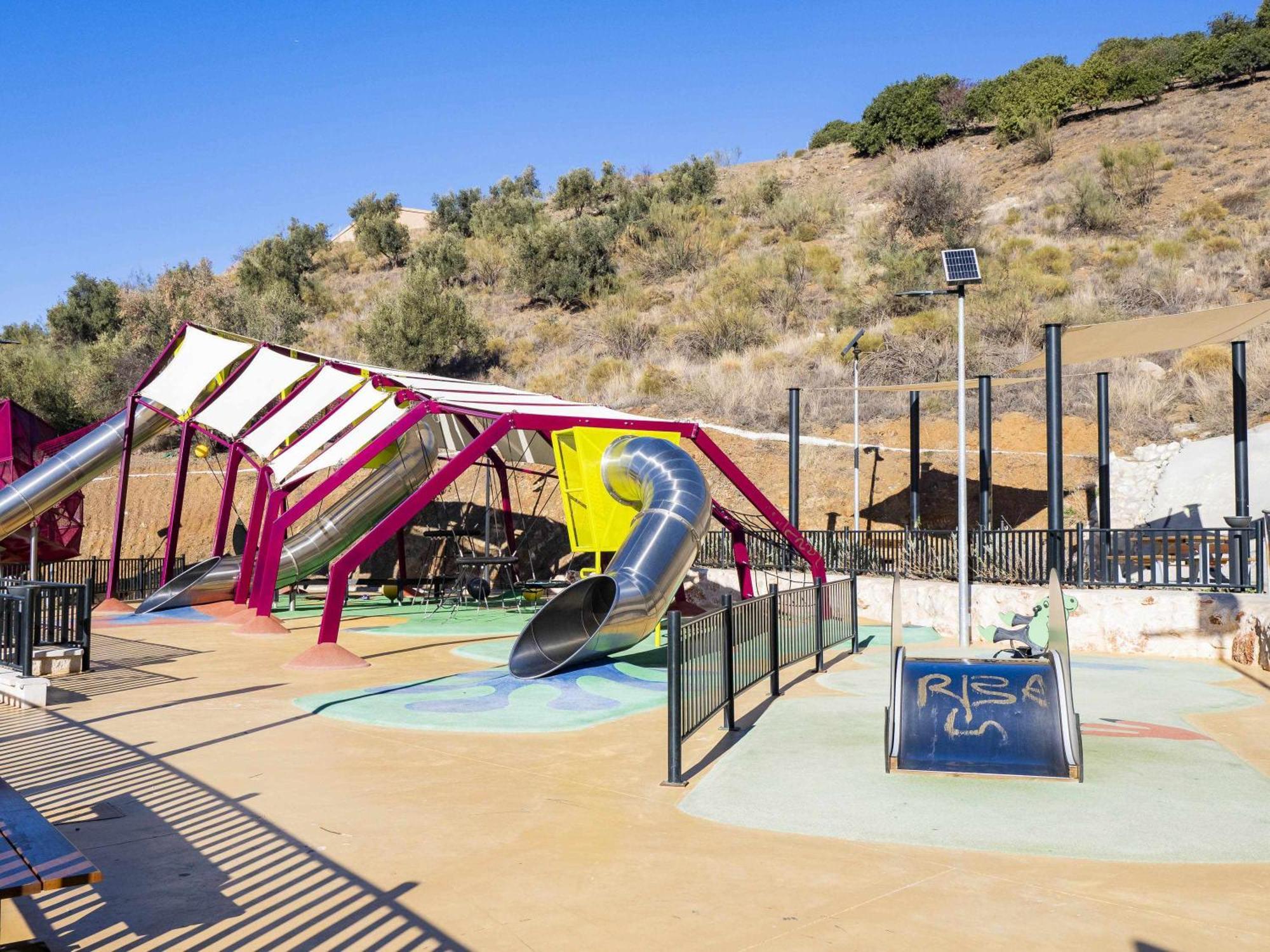 Atico Con Vistas Al Mar Piscina Y Parking Lägenhet Málaga Exteriör bild