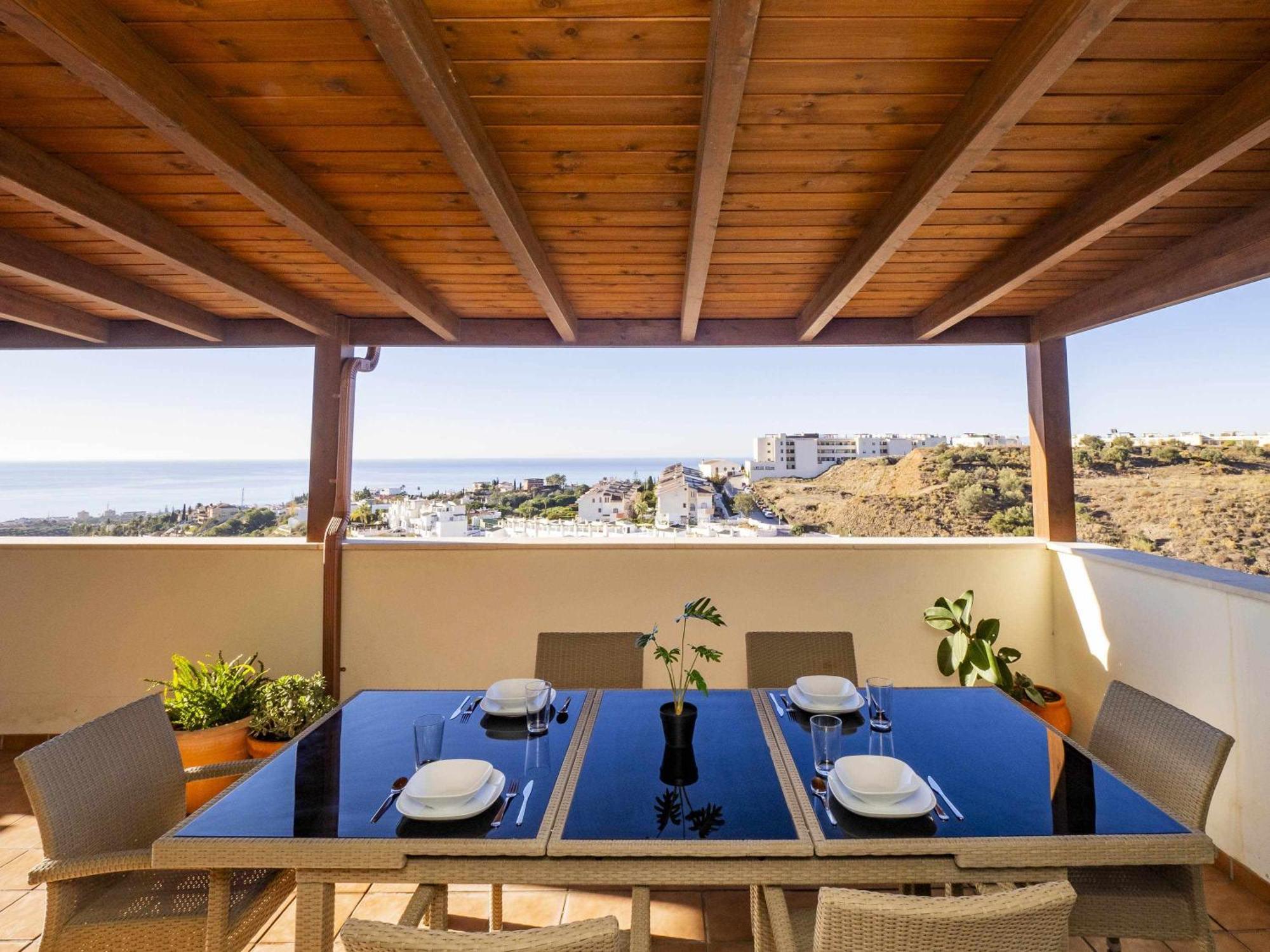 Atico Con Vistas Al Mar Piscina Y Parking Lägenhet Málaga Exteriör bild